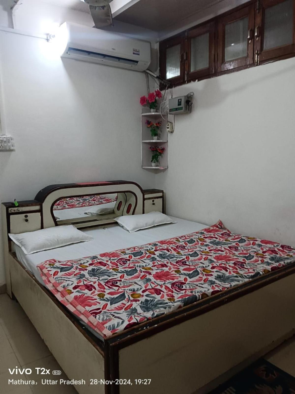Hari Krishnam Residency Hotel Mathura Exterior photo