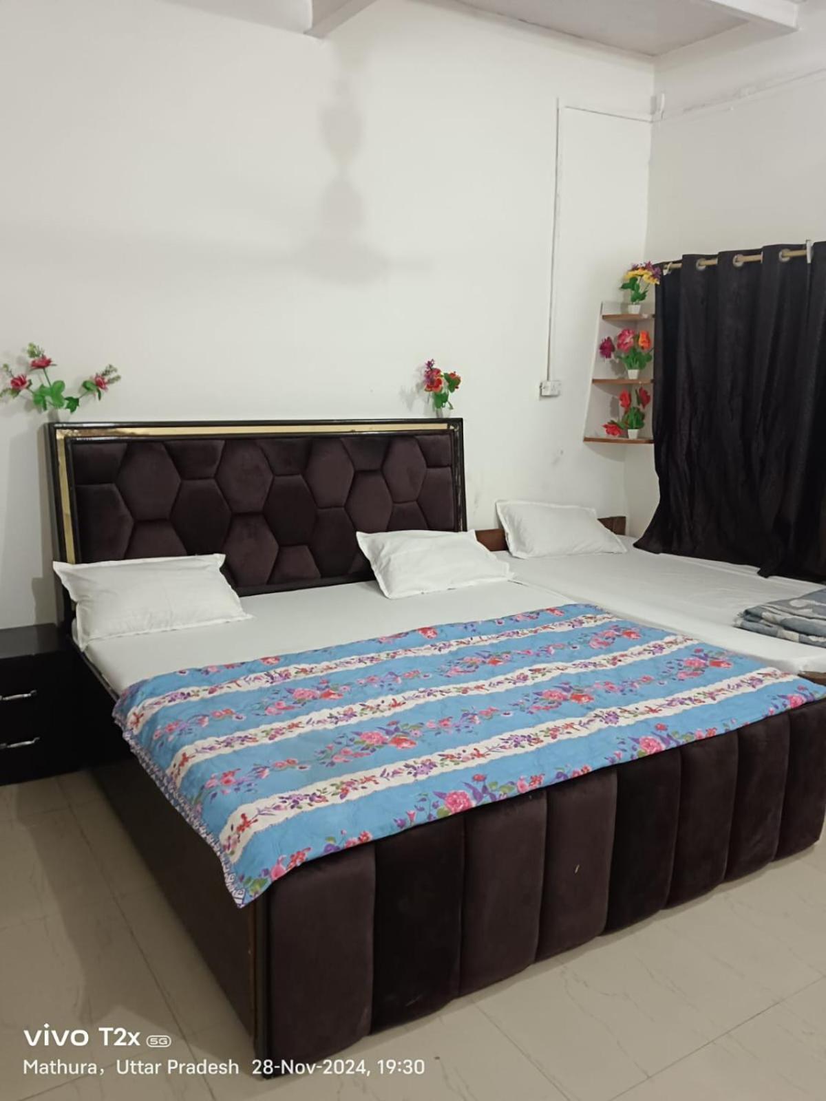 Hari Krishnam Residency Hotel Mathura Exterior photo